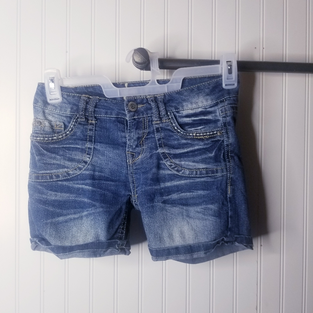 Junior's Size 3 Wallflower Bermuda Jean Shorts 3